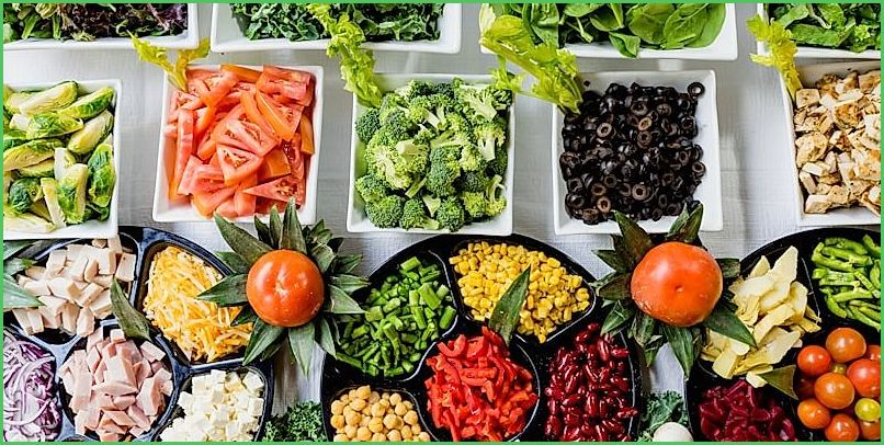 Alimentos saludables y frescos - frutas y verduras
